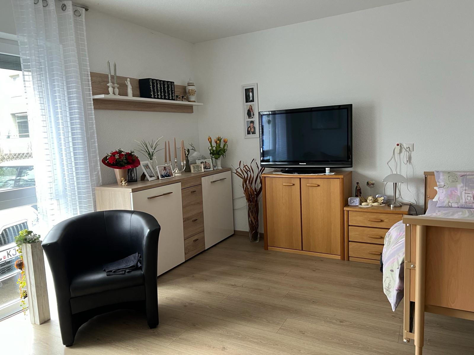 E73FB1F7-518D-4C8C-8C3F-7E9D759661A4